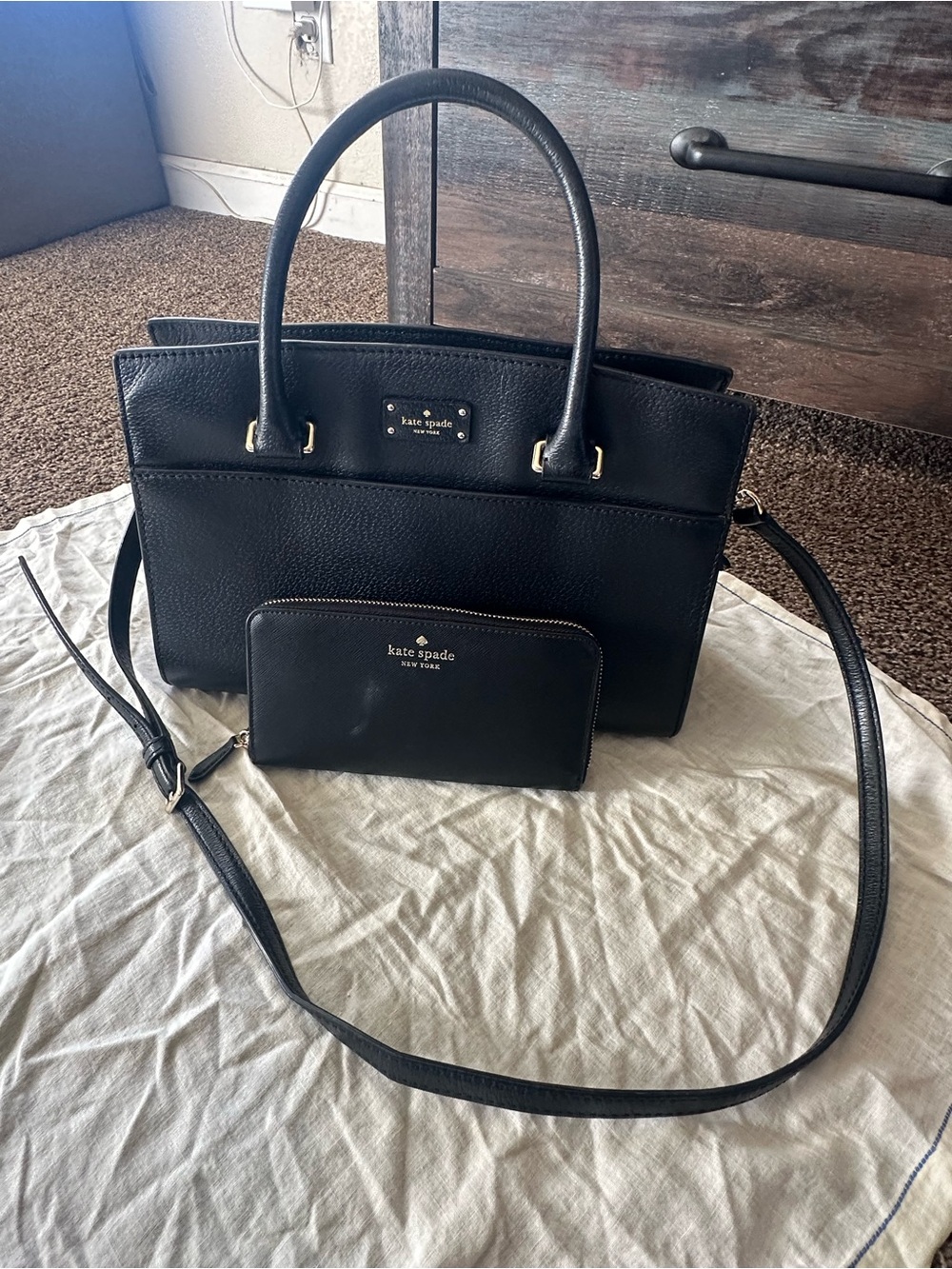 kate spade Black Pebbled Leather Satchel with Matching Wristlet - Picture 10 of 10